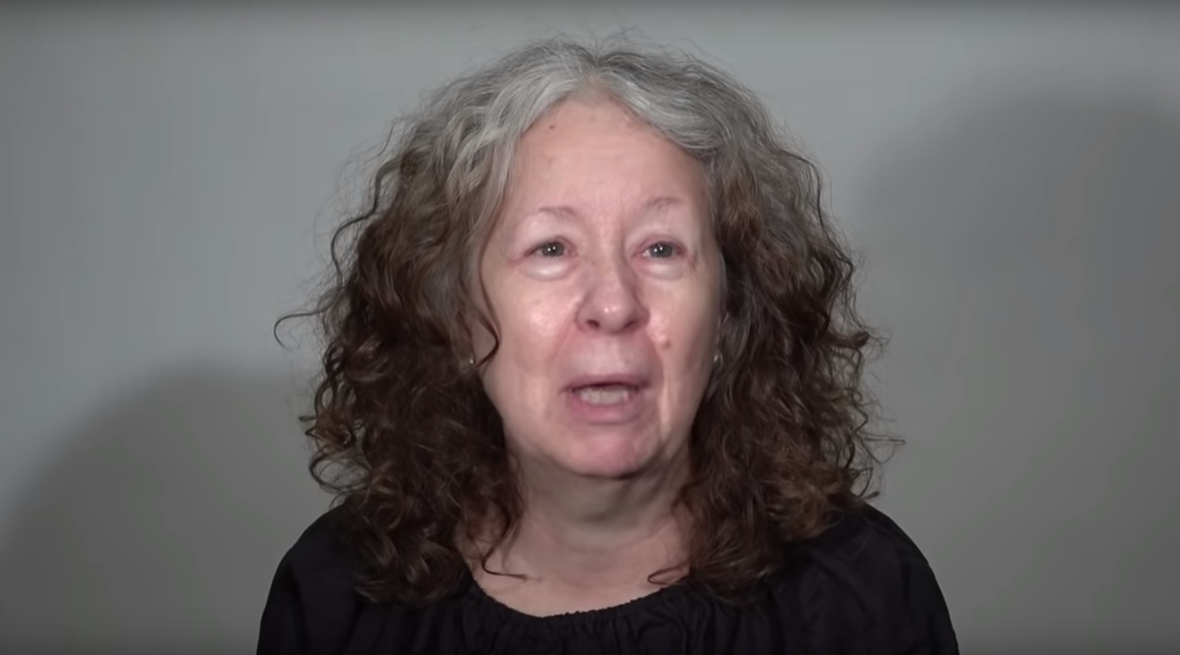 60 Year Old Woman Gets Sultry Makeover And Doesn’t Even Recognize Herself