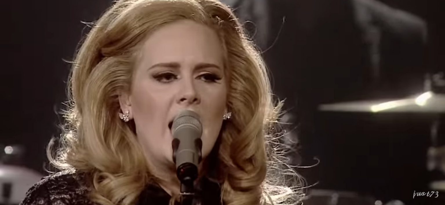 Adele Lights Up The Audience In This Mashup Of Amazing ‘Set Fire To The ...