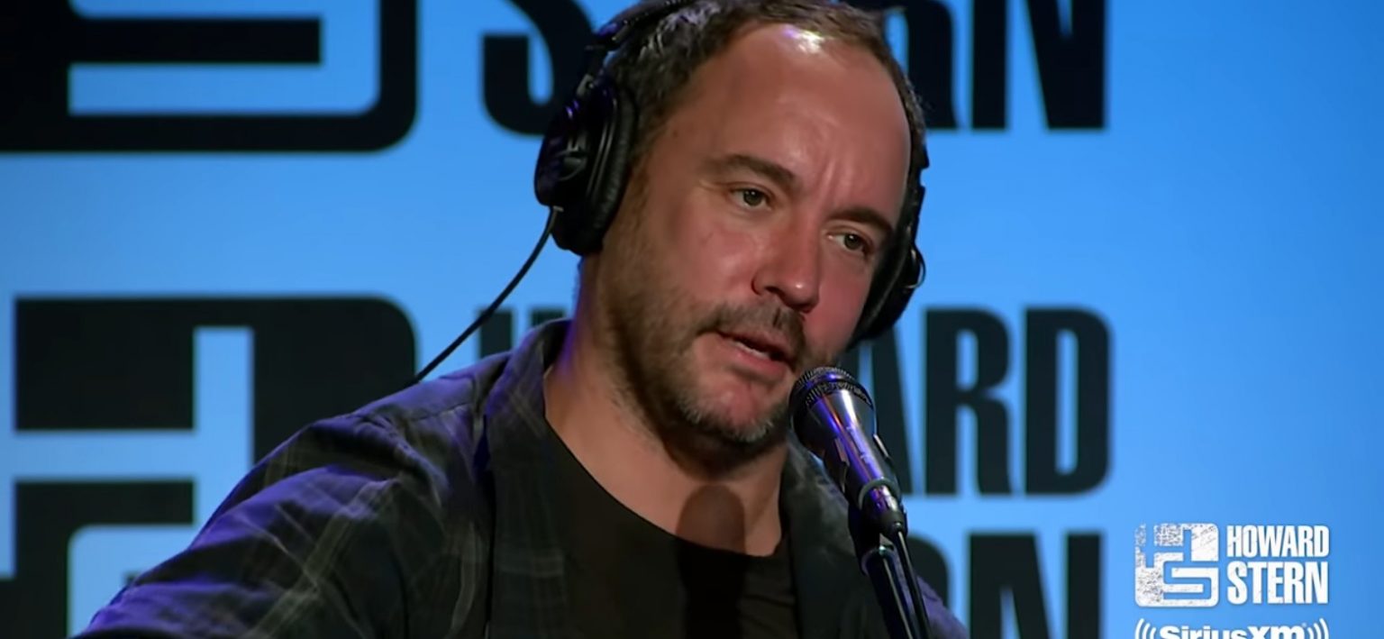 Dave Matthews Goes Live With A Phenomenal Acoustic Performance Of