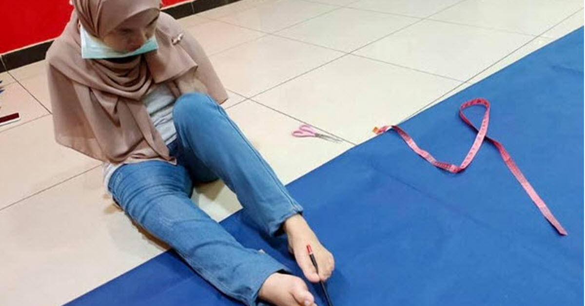 A Woman Born Without Arms Is Sewing Masks For Healthcare Workers With