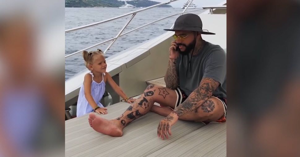 4YearOld Girl Is Mad Because Her Father Isn’t Paying Attention To Her