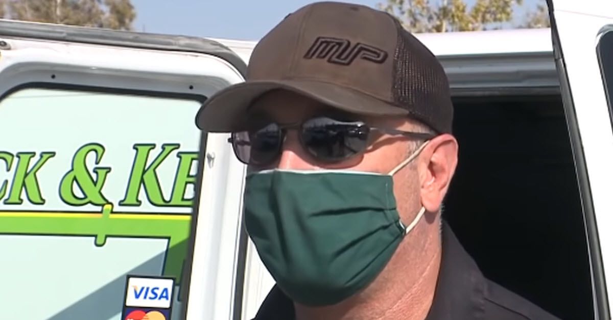 Locksmith Sees ‘911’ Note On Woman’s Hand And Saves Her Life