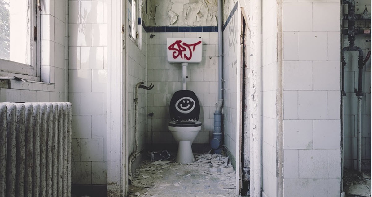 Desperate Man Uses Women’s Restroom and Gets More Than He Imagined